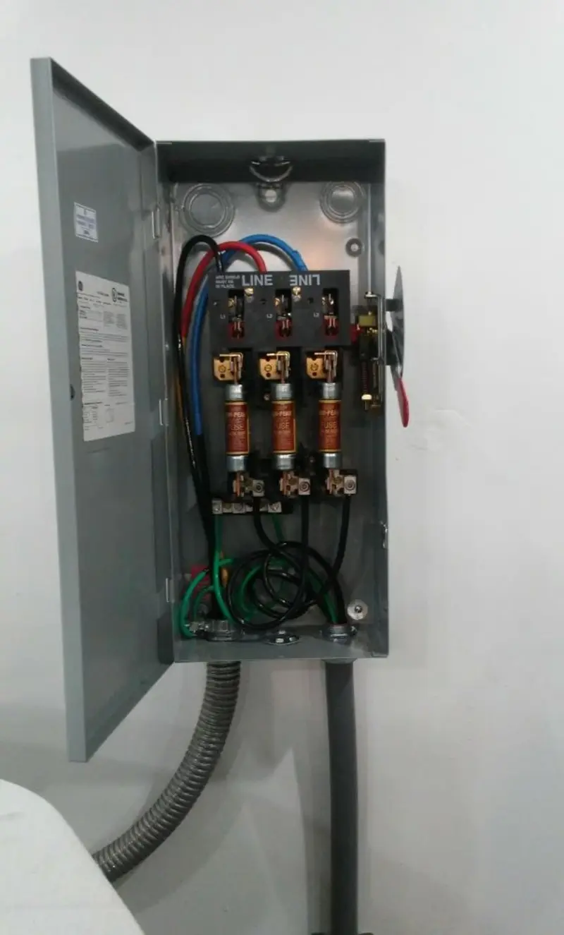Three-phase disconnect switch installed for Smoke Detector Installation in Murrells Inlet